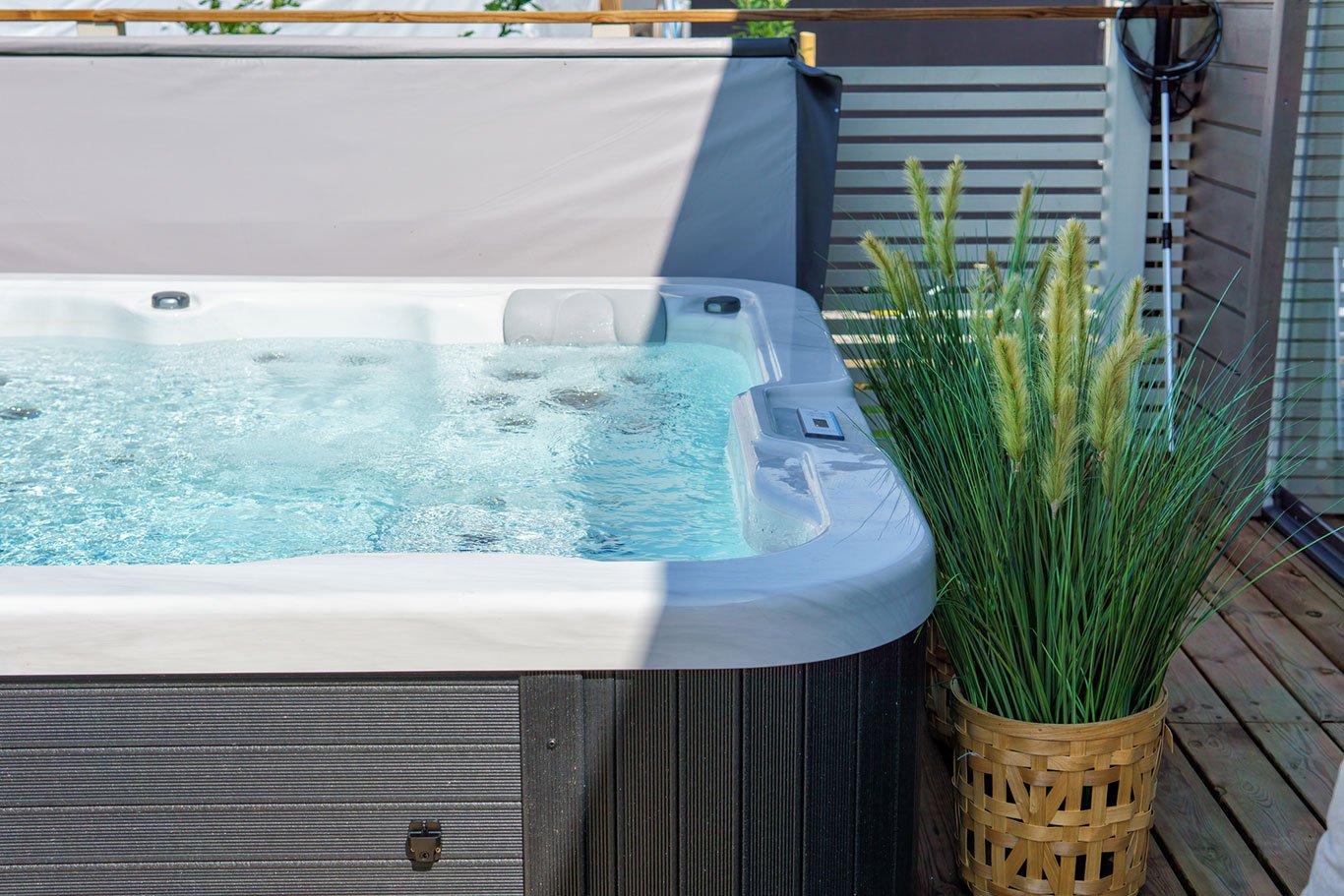 6 seat hot tubs